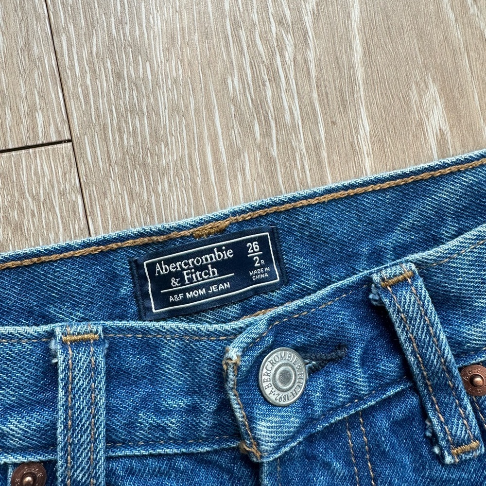 A&F Distressed Mom Jean - Picture 5 of 8